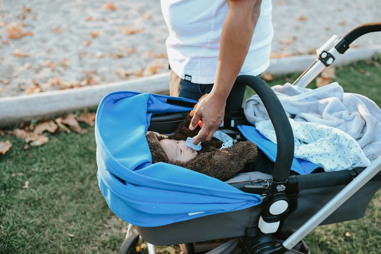double stroller for twins with car seat compatibility