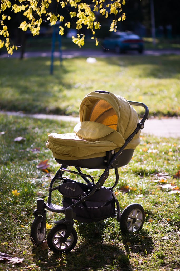 UPPAbaby Vista vs Cruz stroller comparison showing side-by-side features, storage baskets, toddler seating, and everyday use for parents.