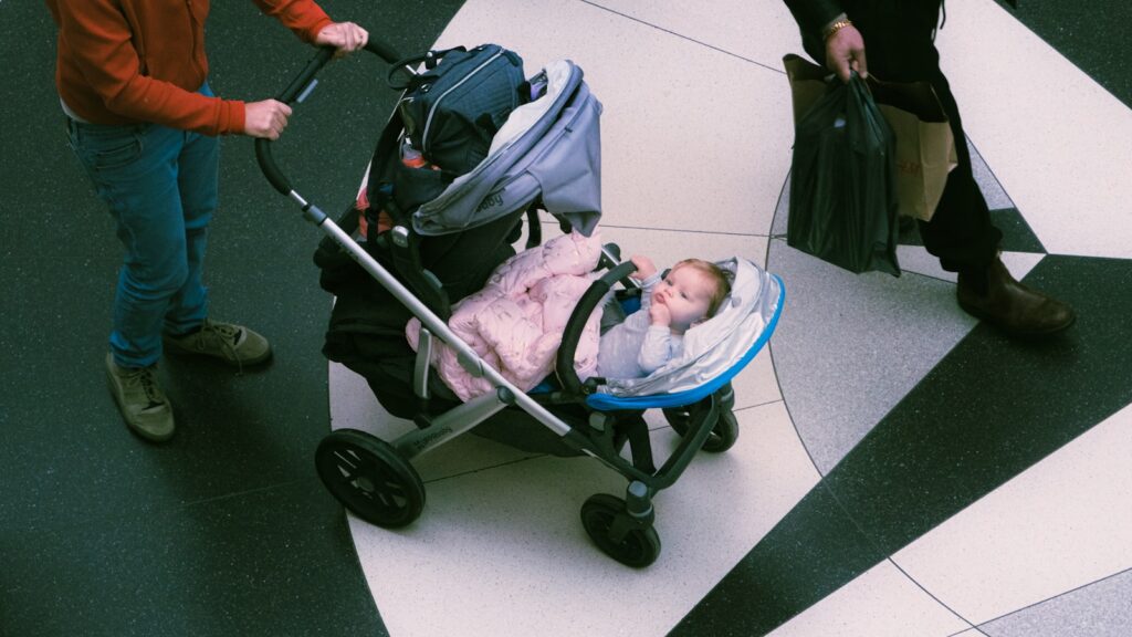 Best strollers for shopping malls with comfortable seats, storage baskets and easy maneuverability